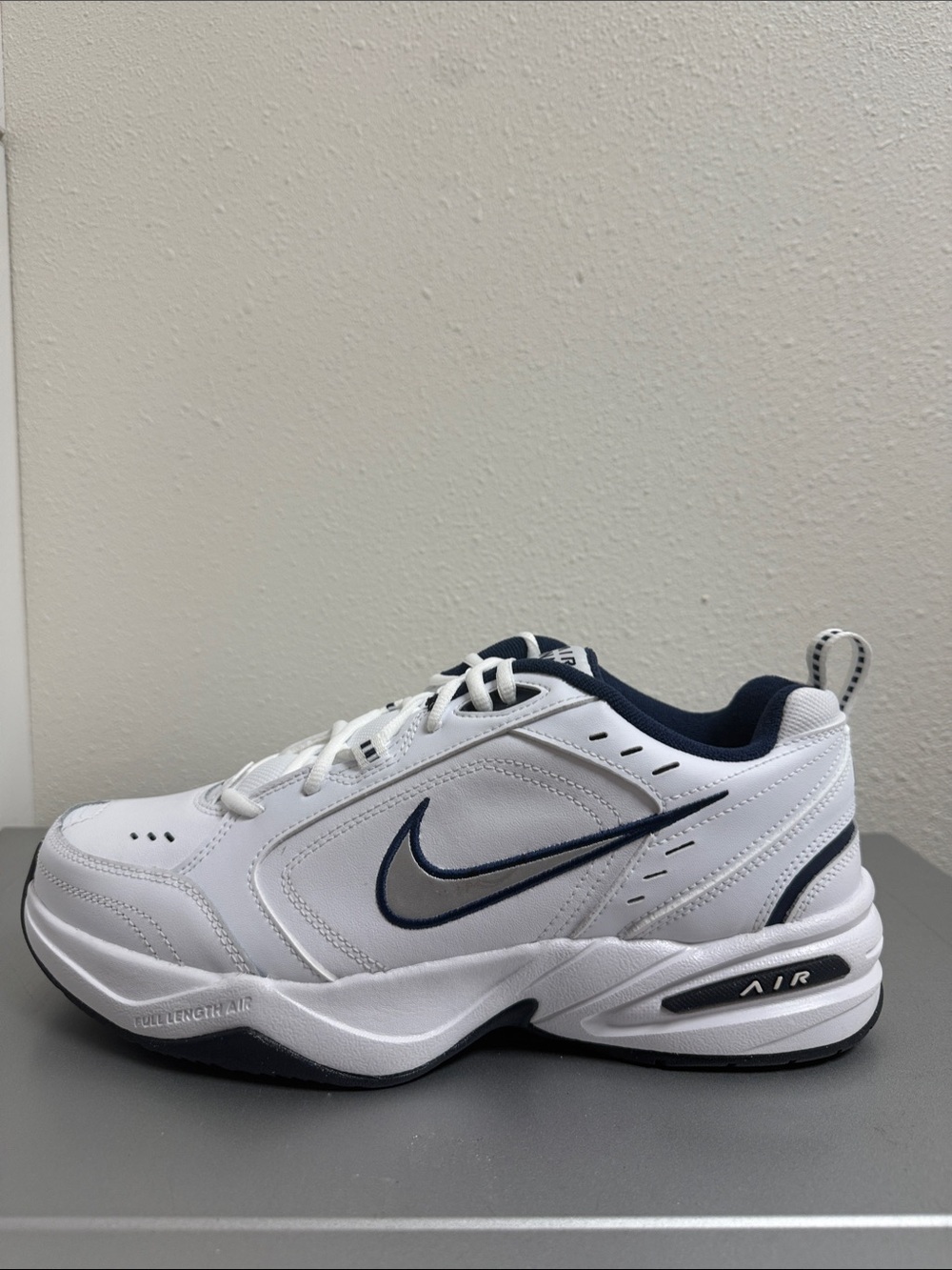 Nike Air Monarch IV